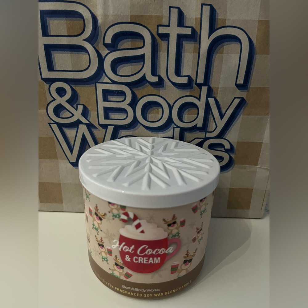 Brand New Bath & Body Works Hot Cocoa & Cream 3 Wick